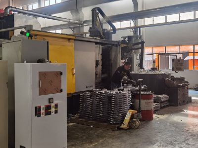 литье под давлением уличного фонаря