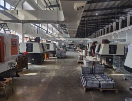 пустой алюминиевый корпус