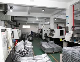 литье под давлением корпуса светодиодного фонаря