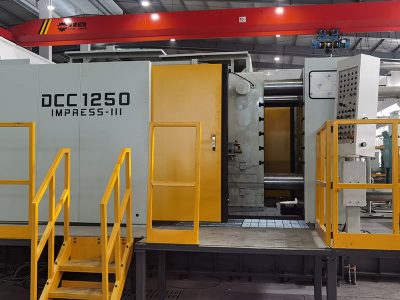 машина для литья под давлением